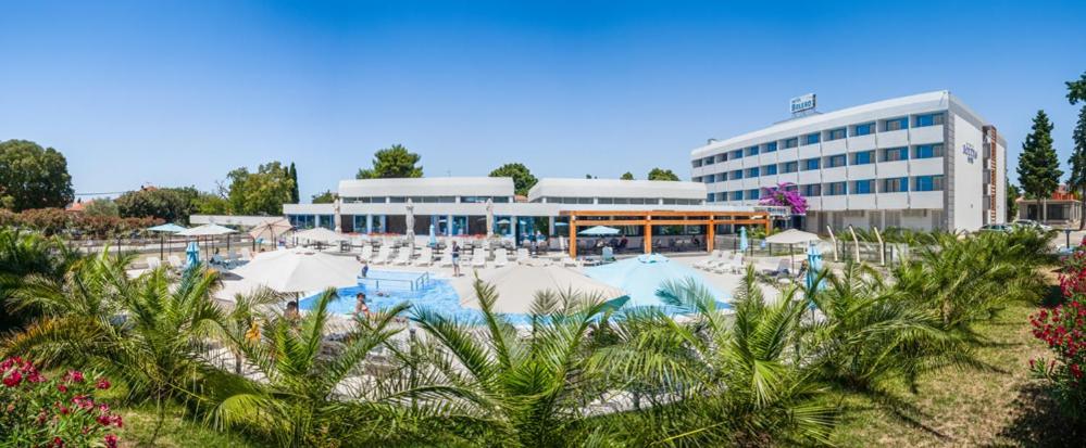 Hotel Bolero Biograd Na Moru Bagian luar foto